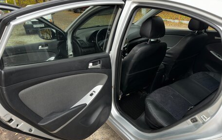 Hyundai Solaris II рестайлинг, 2011 год, 610 000 рублей, 19 фотография