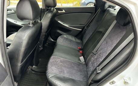 Hyundai Solaris II рестайлинг, 2011 год, 610 000 рублей, 20 фотография