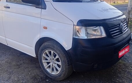 Volkswagen Transporter T5 рестайлинг, 2004 год, 770 000 рублей, 1 фотография