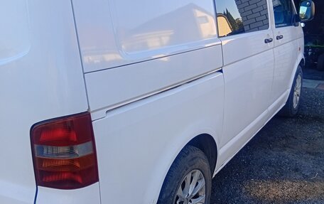Volkswagen Transporter T5 рестайлинг, 2004 год, 770 000 рублей, 2 фотография