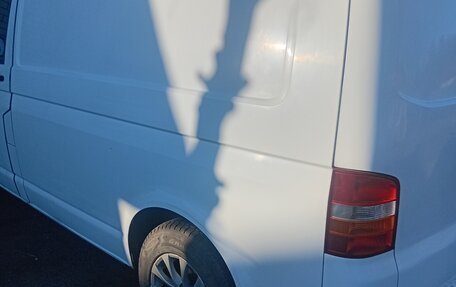 Volkswagen Transporter T5 рестайлинг, 2004 год, 770 000 рублей, 6 фотография
