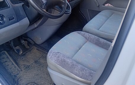 Volkswagen Transporter T5 рестайлинг, 2004 год, 770 000 рублей, 8 фотография