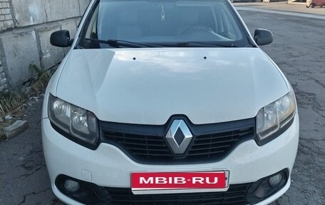 Renault Logan II, 2015 год, 410 000 рублей, 1 фотография