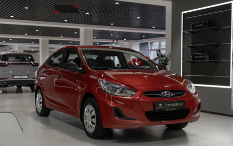 Hyundai Solaris II рестайлинг, 2012 год, 875 000 рублей, 2 фотография