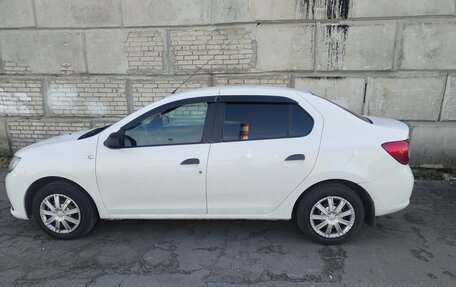 Renault Logan II, 2015 год, 410 000 рублей, 4 фотография