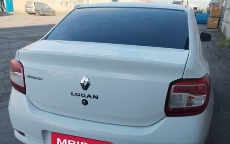 Renault Logan II, 2015 год, 410 000 рублей, 3 фотография