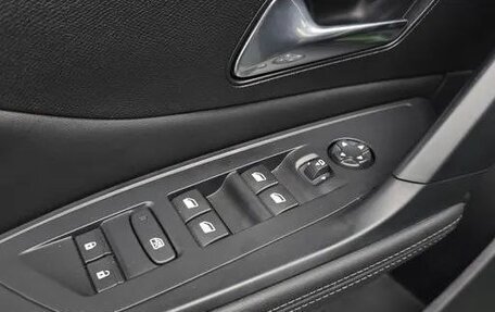 Peugeot 308, 2022 год, 2 440 000 рублей, 25 фотография
