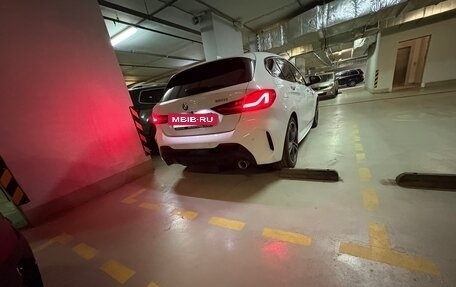 BMW 1 серия, 2022 год, 3 500 000 рублей, 2 фотография