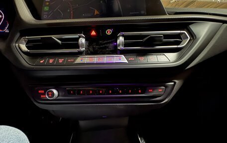 BMW 1 серия, 2022 год, 3 500 000 рублей, 10 фотография