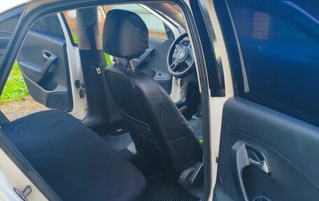 Volkswagen Polo VI (EU Market), 2011 год, 500 000 рублей, 2 фотография