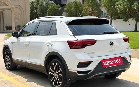 Volkswagen T-Roc I, 2022 год, 2 150 000 рублей, 3 фотография