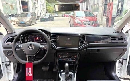 Volkswagen T-Roc I, 2022 год, 2 150 000 рублей, 6 фотография