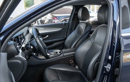 Mercedes-Benz E-Класс, 2017 год, 2 550 000 рублей, 13 фотография