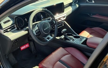 KIA K5, 2022 год, 2 400 000 рублей, 10 фотография