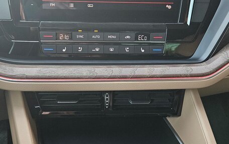 Volkswagen Touareg III, 2018 год, 5 080 000 рублей, 14 фотография