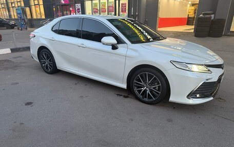 Toyota Camry, 2021 год, 3 550 000 рублей, 4 фотография