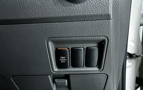 Toyota ISis I, 2010 год, 1 199 000 рублей, 14 фотография