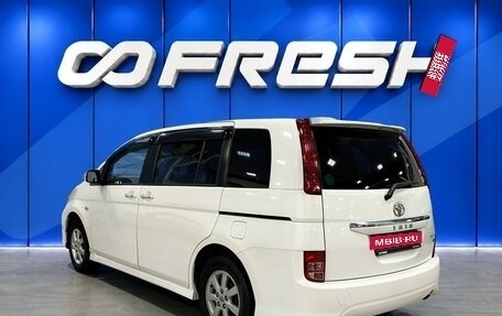 Toyota ISis I, 2010 год, 1 199 000 рублей, 3 фотография