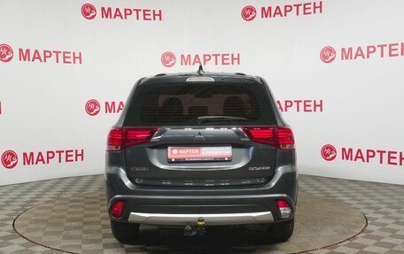 Mitsubishi Outlander III рестайлинг 3, 2018 год, 2 115 000 рублей, 6 фотография