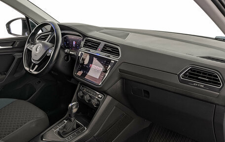 Volkswagen Tiguan II, 2020 год, 2 600 000 рублей, 13 фотография