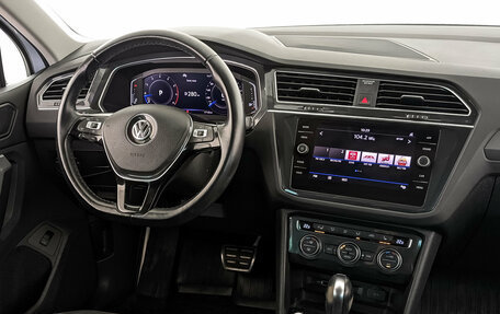 Volkswagen Tiguan II, 2020 год, 2 600 000 рублей, 27 фотография