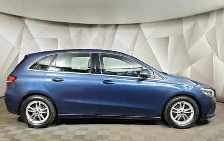 Mercedes-Benz B-Класс, 2019 год, 1 995 000 рублей, 6 фотография