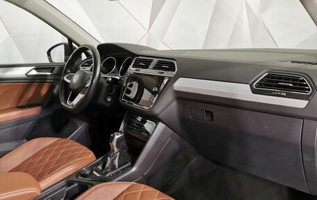 Volkswagen Tiguan II, 2021 год, 3 045 000 рублей, 13 фотография