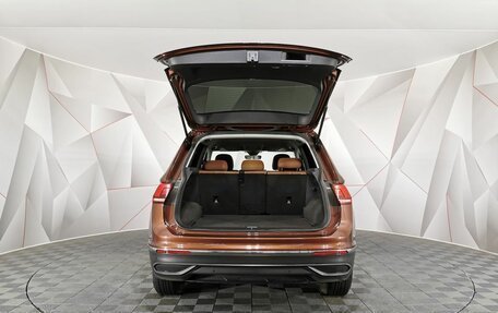 Volkswagen Tiguan II, 2021 год, 3 045 000 рублей, 12 фотография