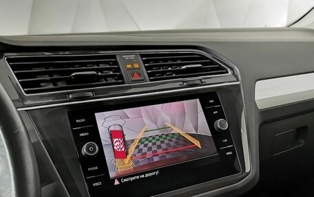 Volkswagen Tiguan II, 2021 год, 3 045 000 рублей, 21 фотография