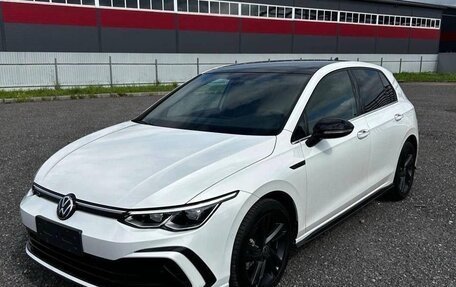 Volkswagen Golf VIII, 2023 год, 2 150 000 рублей, 2 фотография