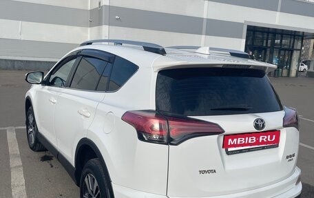 Toyota RAV4, 2018 год, 2 165 000 рублей, 4 фотография