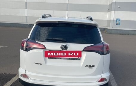 Toyota RAV4, 2018 год, 2 165 000 рублей, 3 фотография