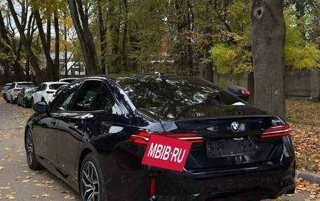 BMW 5 серия, 2024 год, 5 950 000 рублей, 4 фотография