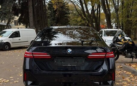 BMW 5 серия, 2024 год, 5 950 000 рублей, 5 фотография
