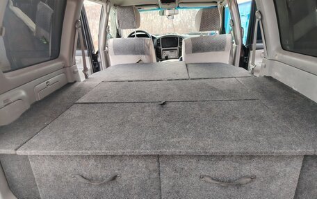 Toyota Land Cruiser 100 рестайлинг 2, 2007 год, 2 300 000 рублей, 8 фотография