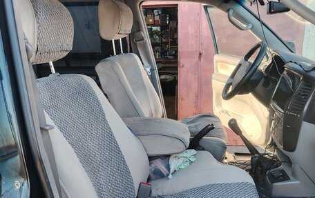 Toyota Land Cruiser 100 рестайлинг 2, 2007 год, 2 300 000 рублей, 7 фотография