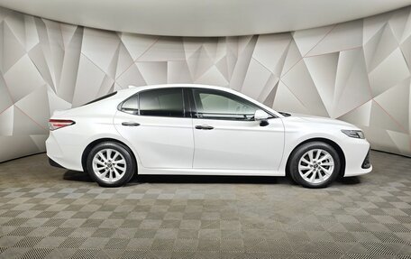 Toyota Camry, 2022 год, 2 750 000 рублей, 6 фотография