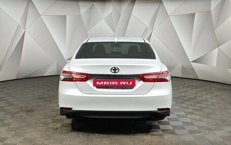 Toyota Camry, 2022 год, 2 750 000 рублей, 8 фотография