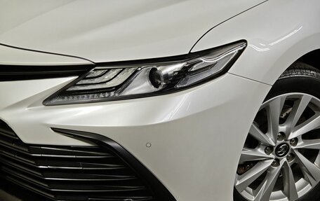 Toyota Camry, 2022 год, 2 750 000 рублей, 10 фотография