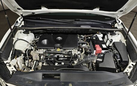 Toyota Camry, 2022 год, 2 750 000 рублей, 11 фотография