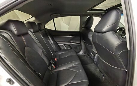 Toyota Camry, 2022 год, 2 750 000 рублей, 16 фотография