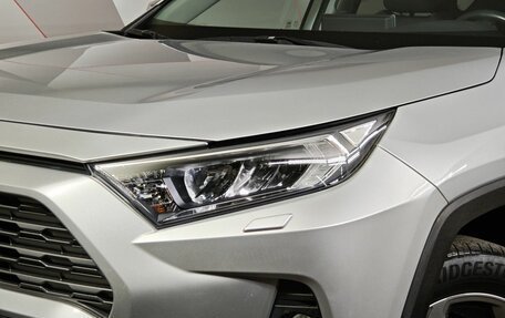 Toyota RAV4, 2019 год, 2 600 000 рублей, 10 фотография