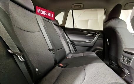 Toyota RAV4, 2019 год, 2 600 000 рублей, 16 фотография