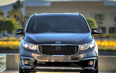 KIA Carnival III, 2016 год, 2 205 000 рублей, 3 фотография