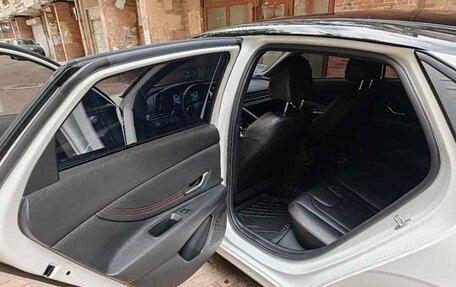 Hyundai Elantra, 2022 год, 1 215 000 рублей, 11 фотография
