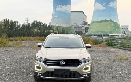 Volkswagen T-Roc I, 2022 год, 1 400 700 рублей, 2 фотография