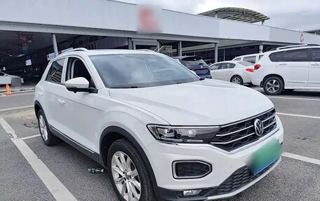 Volkswagen T-Roc I, 2022 год, 1 450 700 рублей, 3 фотография