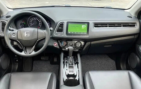 Honda Vezel, 2022 год, 1 320 000 рублей, 15 фотография