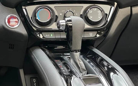 Honda Vezel, 2022 год, 1 320 000 рублей, 17 фотография