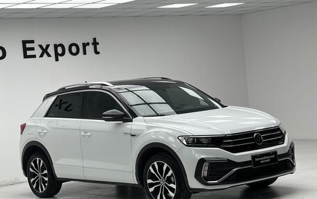 Volkswagen T-Roc I, 2022 год, 1 570 007 рублей, 2 фотография